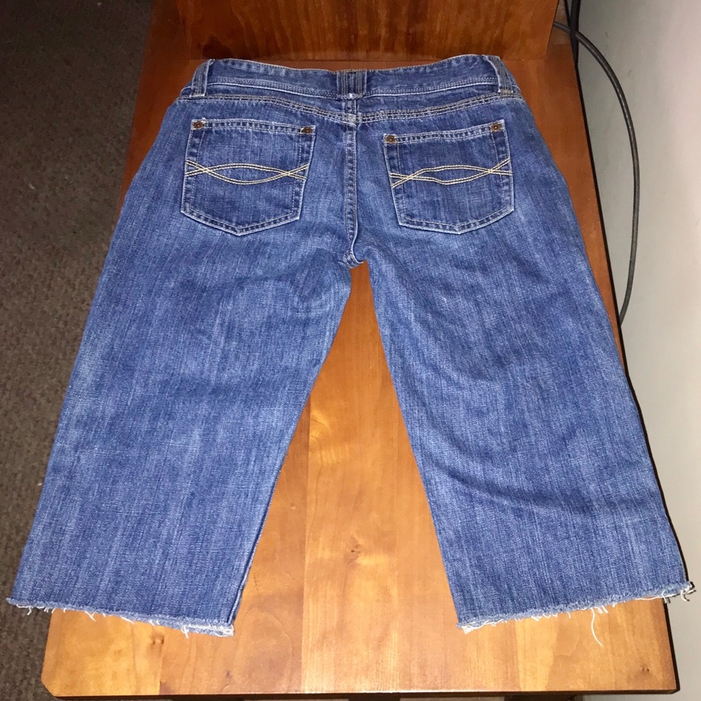 🌻ABERCROMBIE&FITCH🌻distressed denim crop SIZE4 - Picture 3 of 6